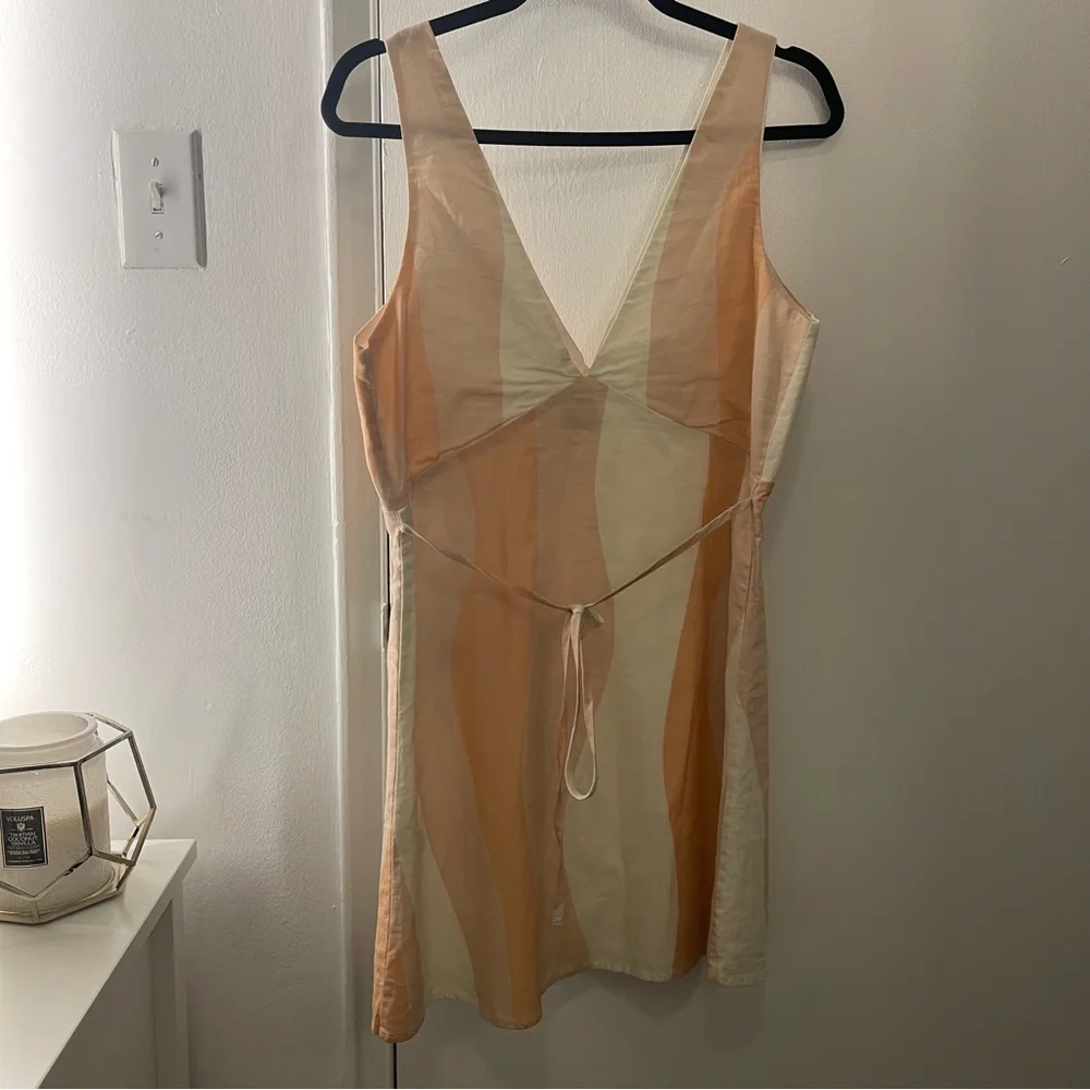 Dress from rythm. Super cute for summer - Picture 5 of 6